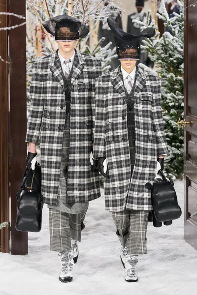 Look 30